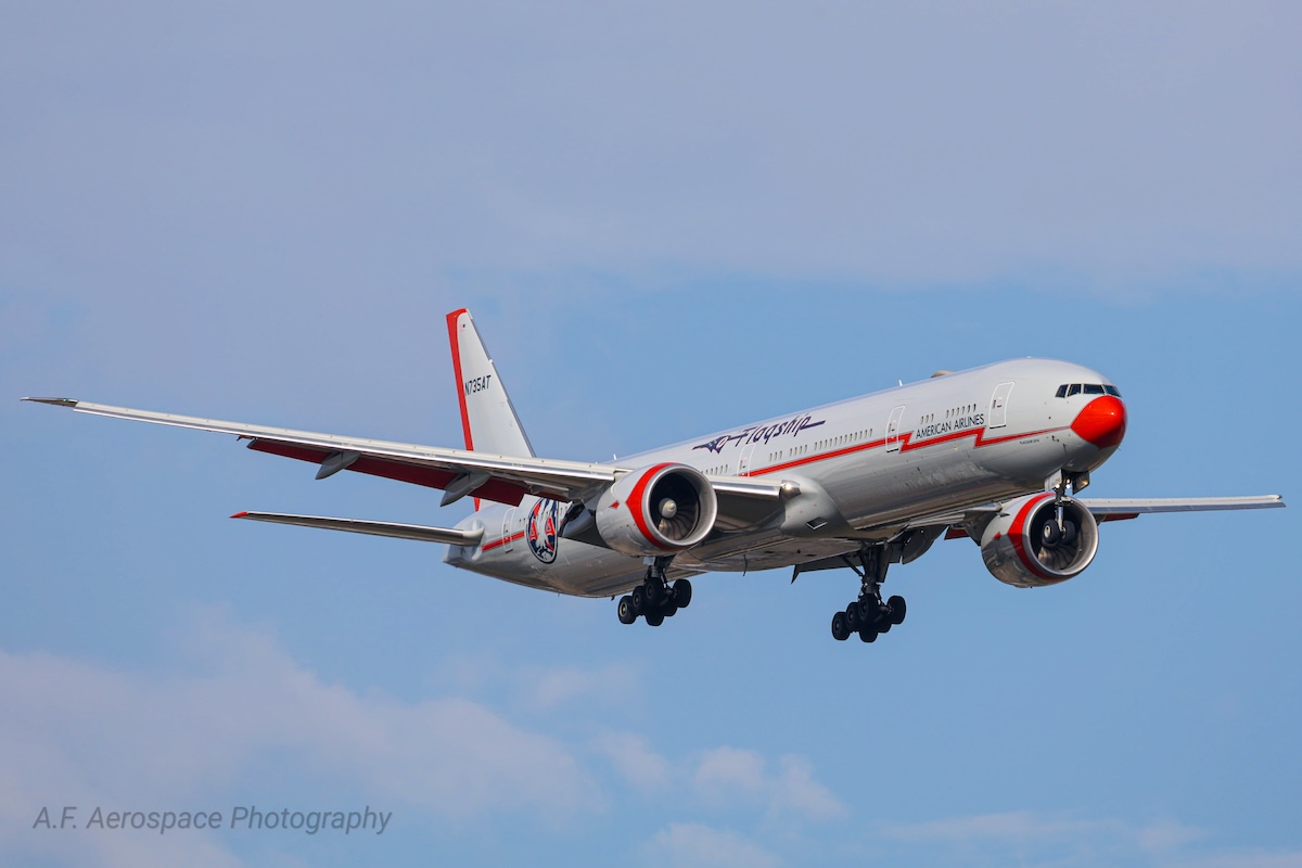 Retro livery on an American Boeing 777-300ER