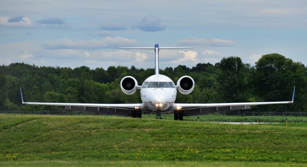 United CRJ-200