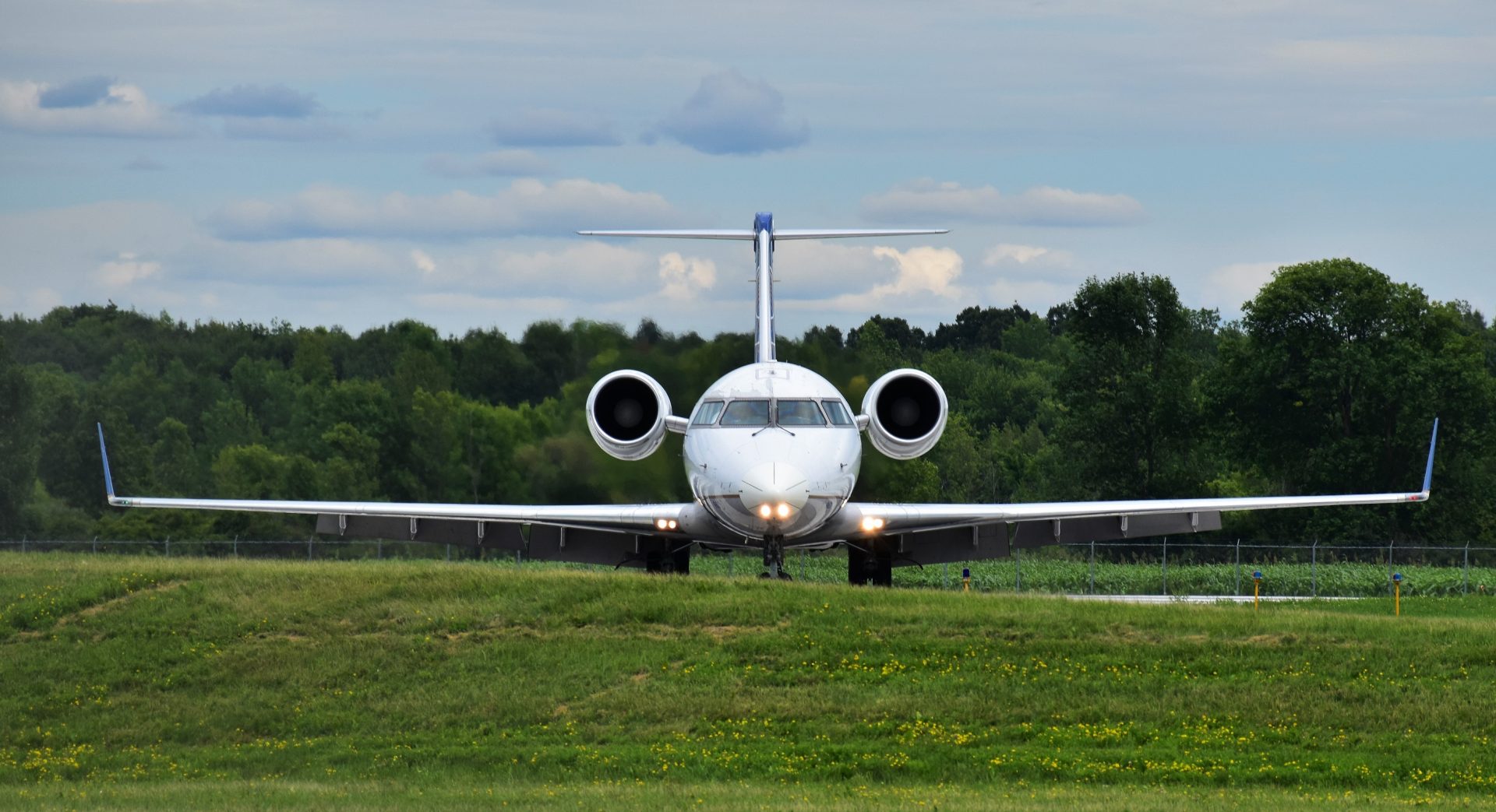 United CRJ-200