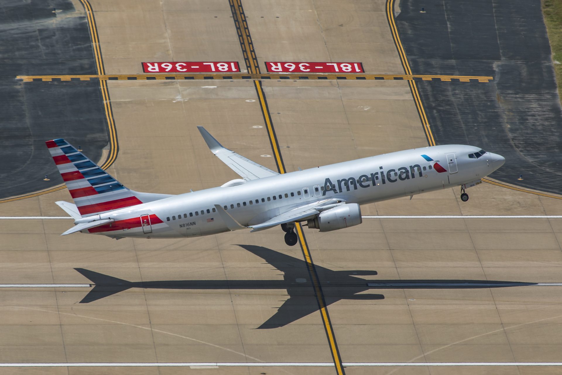 American 737-800